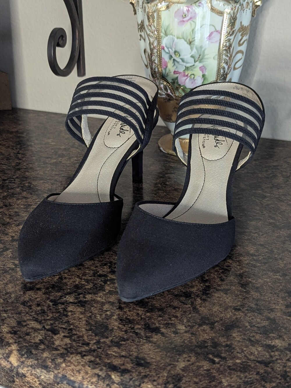 Life Stride Sanya Kitten Heels With Sheer Stripe Strap Flex Sole US 6.5
